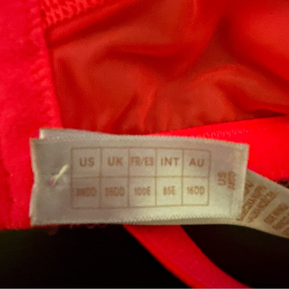 Savage X Fenty Foiled Springs
Pink Bra‎ size 38DD - Picture 5 of 5